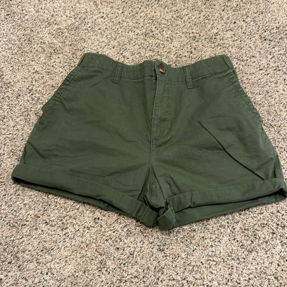 Old Navy olive green shorts